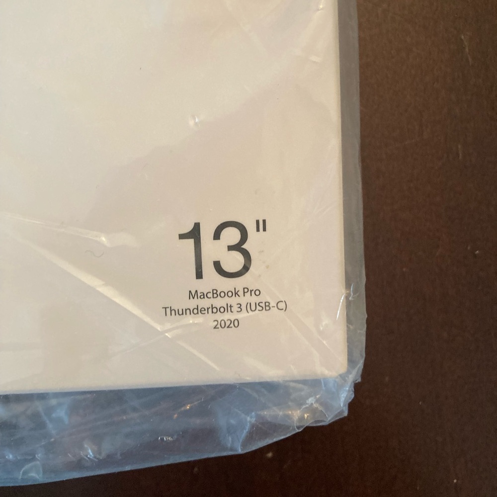 MacBook Pro hard shell case - Picture 2 of 3